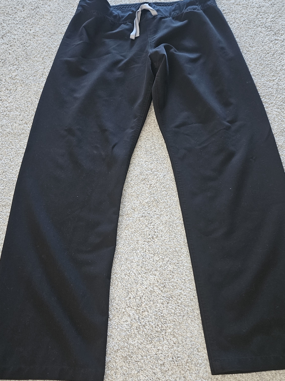Figs Women's Straight-Leg Drawstring Pants in Black